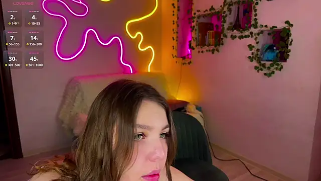 RobertAndLinela online show from February 13, 2025, 7:31 pm