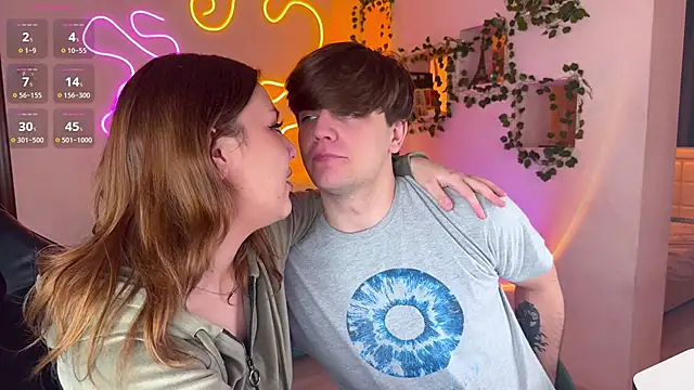 RobertAndLinela online show from October 4, 2025, 7:50 am