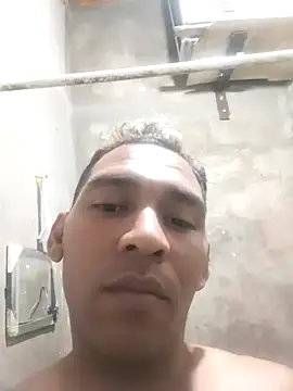 Snapshot of yaxom33 chatting on February 24, 2026, 11:36 pm yaxom33 online show from February 24, 2026, 11:36 pm