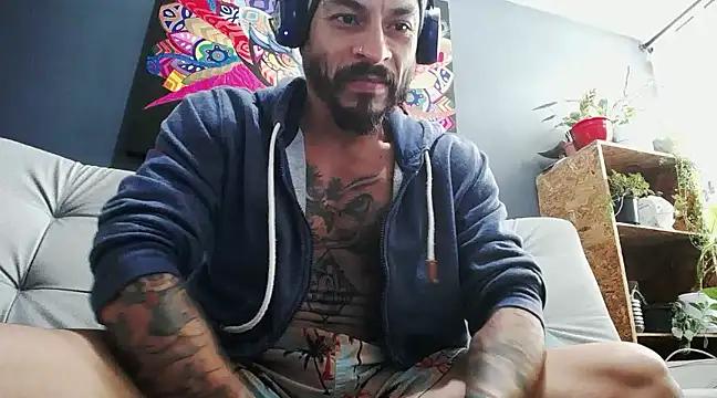 Snapshot of callme_douglas chatting on February 11, 2025, 3:40 pm callme douglas online show from February 11, 2025, 3:40 pm