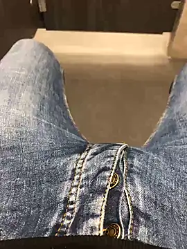 22TT2295 online show from January 2, 2025, 7:12 am