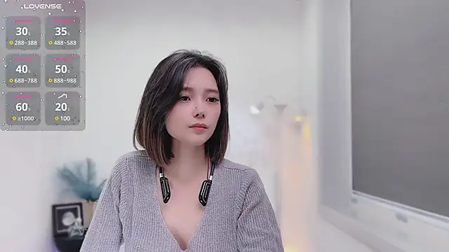 Natasha2025 online show from January 8, 2025, 4:33 pm