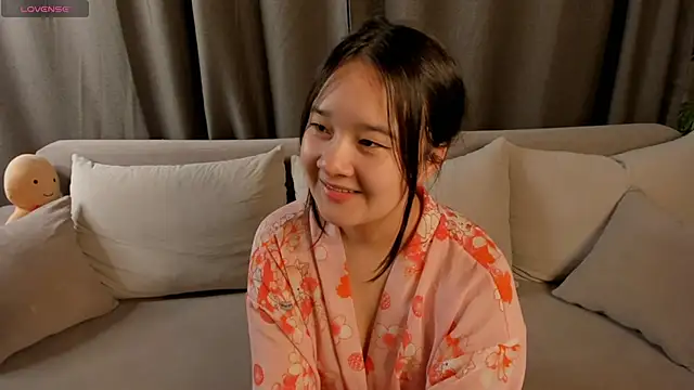 Maekko online show from April 14, 2026, 10:16 pm