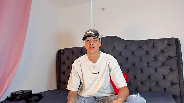 two milkyway online show from November 30, 2025, 2:10 pm