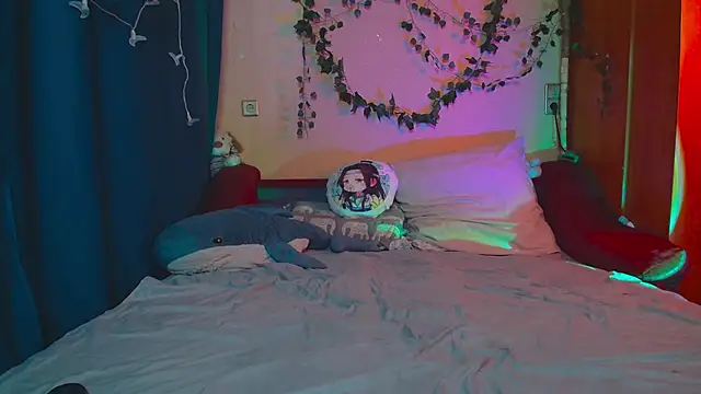 TrickyKitsune online show from March 20, 2025, 3:14 pm