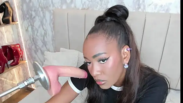 Snapshot of whiitneyfox chatting on October 26, 2025, 11:09 pm whiitneyfox online show from October 26, 2025, 11:09 pm