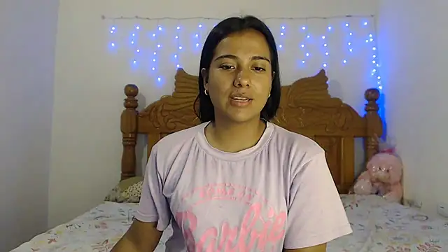 Coral0403 online show from January 30, 2025, 7:04 pm