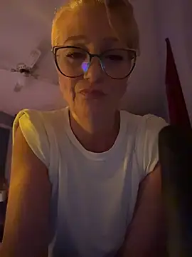 AlessasRoom online show from July 17, 2026, 4:52 am