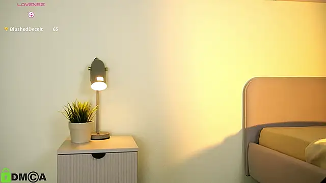 LittleOriana online show from February 1, 2025, 10:34 pm