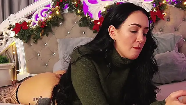 KimKhallifa online show from December 18, 2025, 5:13 am