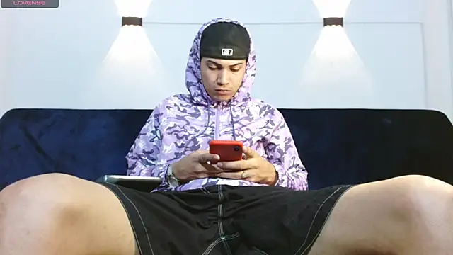 Br4ndxpimm online show from September 26, 2025, 4:22 pm