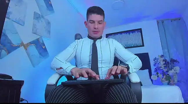 Snapshot of Andrewstelle_coleman chatting on March 5, 2025, 2:03 am Andrewstelle coleman online show from March 5, 2025, 2:03 am