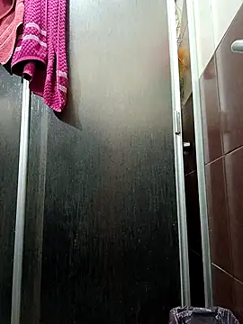 chinoxxx online show from October 18, 2025, 12:39 pm