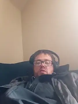 Snapshot of Tykessler34 chatting on October 31, 2025, 5:36 pm Tykessler34 online show from October 31, 2025, 5:36 pm