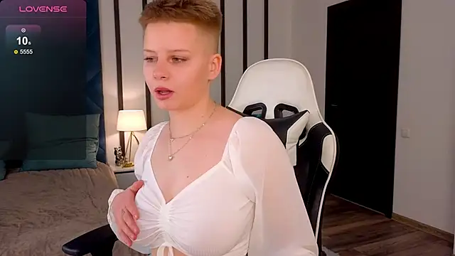 MissKrisWine online show from December 28, 2024, 10:58 am