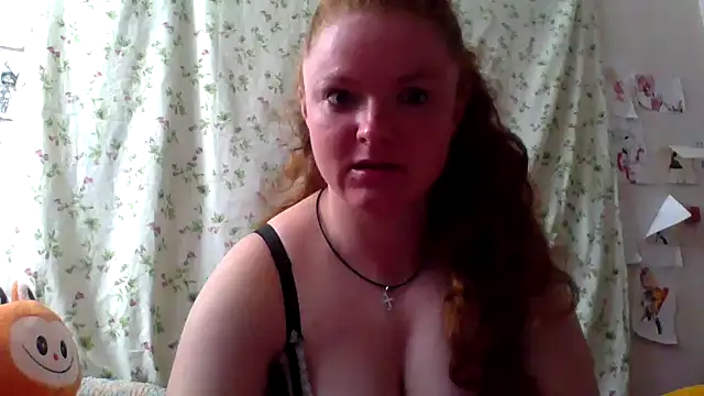 Snapshot of Rae_Jeannie chatting on April 19, 2026, 6:35 am Rae Jeannie online show from April 19, 2026, 6:35 am