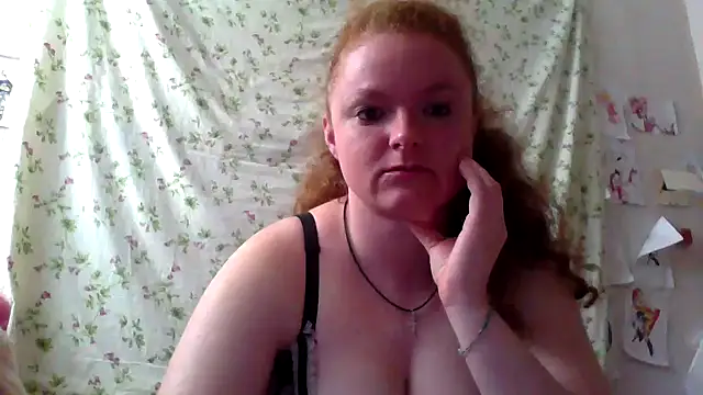 Snapshot of Rae_Jeannie chatting on May 6, 2026, 6:41 am Rae Jeannie online show from May 6, 2026, 6:41 am