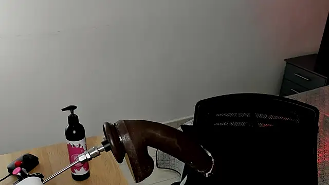 Snapshot of Geabloom chatting on September 18, 2025, 12:07 pm Geabloom online show from September 18, 2025, 12:07 pm