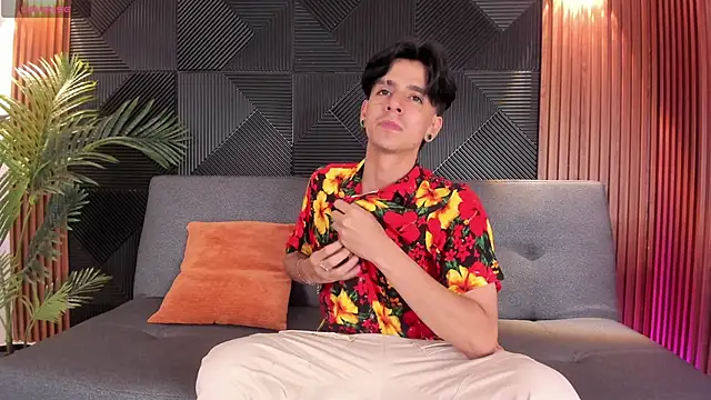 Snapshot of saul_novak chatting on January 11, 2025, 6:44 pm saul novak online show from January 11, 2025, 6:44 pm