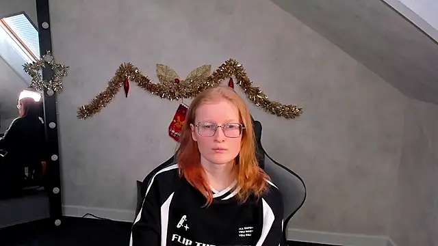 ElizabethHarpper online show from January 14, 2025, 8:41 am