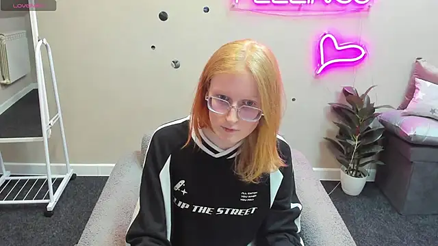 ElizabethHarpper online show from January 17, 2025, 8:56 am