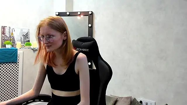 ElizabethHarpper online show from February 6, 2025, 11:10 am