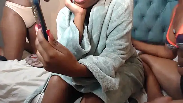 Snapshot of NiceCandyxx chatting on March 21, 2025, 10:28 pm NiceCandyxx online show from March 21, 2025, 10:28 pm