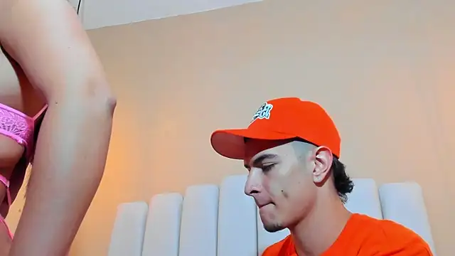 DAVID VICTORIAA online show from March 4, 2025, 1:17 pm