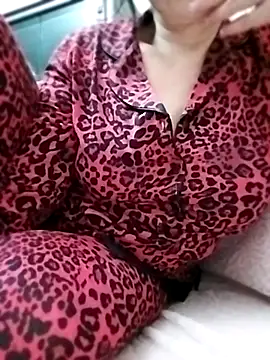 Snapshot of derya35 chatting on December 4, 2025, 4:16 pm derya35 online show from December 4, 2025, 4:16 pm