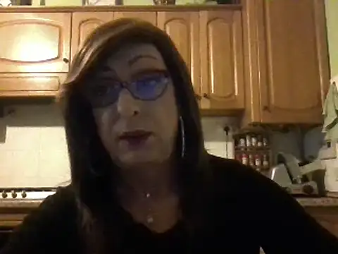 Snapshot of Tiabet chatting on March 20, 2025, 9:56 pm Tiabet online show from March 20, 2025, 9:56 pm