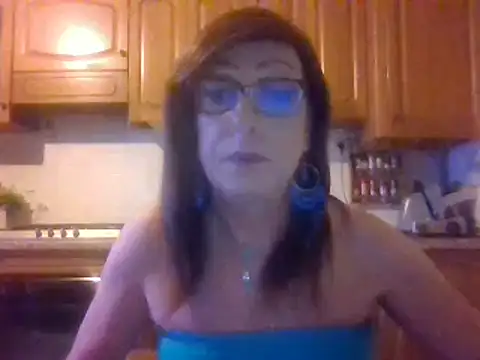 Snapshot of Tiabet chatting on December 5, 2025, 11:08 am Tiabet online show from December 5, 2025, 11:08 am