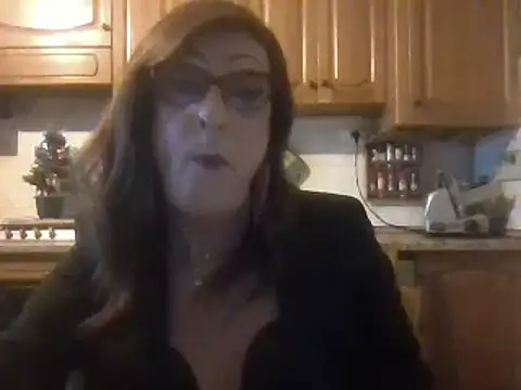 Snapshot of Tiabet chatting on December 18, 2025, 8:48 pm Tiabet online show from December 18, 2025, 8:48 pm