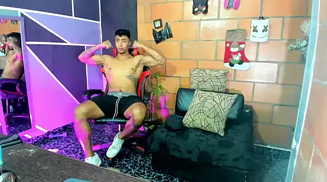 Snapshot of Adam_Valenciia chatting on January 3, 2025, 11:12 pm Adam Valenciia online show from January 3, 2025, 11:12 pm