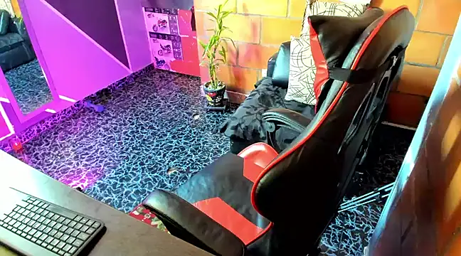 Snapshot of Adam_Valenciia chatting on January 20, 2025, 2:03 pm Adam Valenciia online show from January 20, 2025, 2:03 pm