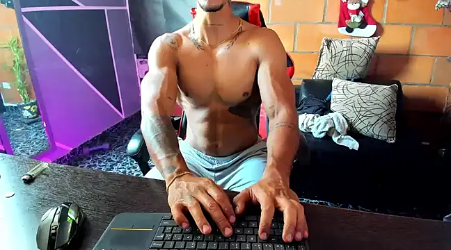 Snapshot of Adam_Valenciia chatting on January 29, 2025, 5:45 pm Adam Valenciia online show from January 29, 2025, 5:45 pm