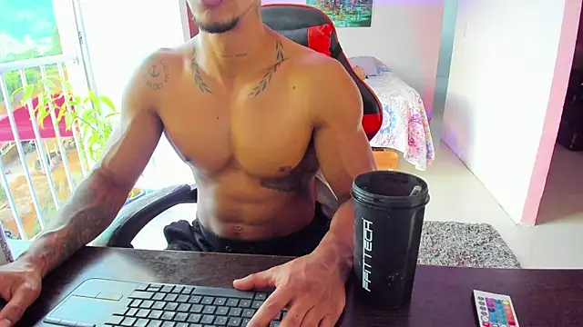 Snapshot of Adam_Valenciia chatting on September 13, 2025, 10:42 pm Adam Valenciia online show from September 13, 2025, 10:42 pm