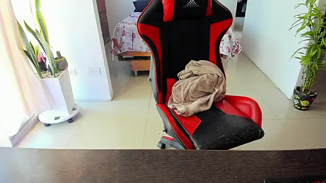 Snapshot of Adam_Valenciia chatting on November 3, 2025, 3:24 pm Adam Valenciia online show from November 3, 2025, 3:24 pm