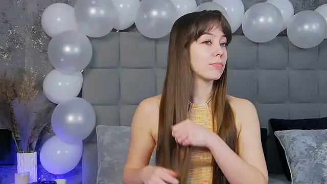 Snapshot of TheEmma chatting on February 10, 2025, 7:58 am TheEmma online show from February 10, 2025, 7:58 am