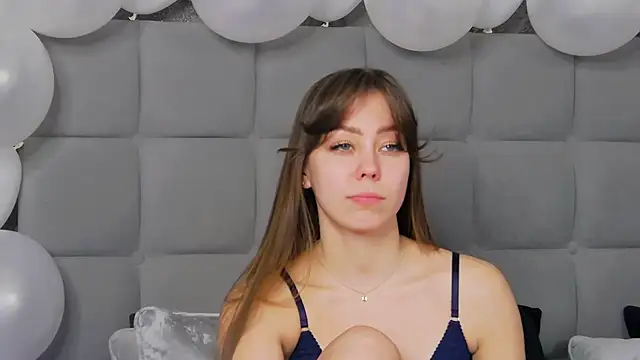 Snapshot of TheEmma chatting on February 13, 2025, 4:39 pm TheEmma online show from February 13, 2025, 4:39 pm