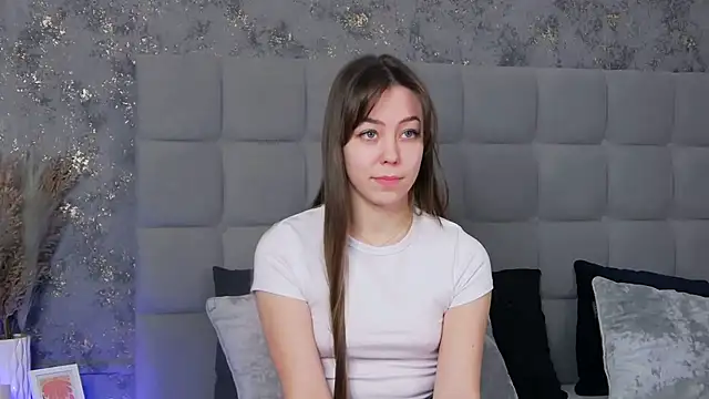 Snapshot of TheEmma chatting on February 26, 2025, 9:42 am TheEmma online show from February 26, 2025, 9:42 am