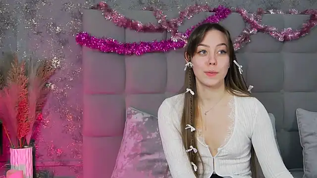 Snapshot of TheEmma chatting on February 27, 2025, 5:36 pm TheEmma online show from February 27, 2025, 5:36 pm