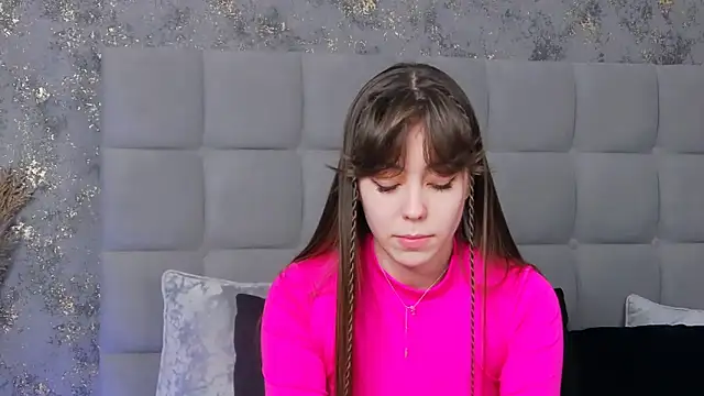 Snapshot of TheEmma chatting on March 2, 2025, 11:07 am TheEmma online show from March 2, 2025, 11:07 am