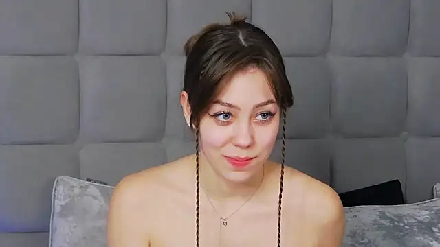 Snapshot of TheEmma chatting on March 16, 2025, 2:33 pm TheEmma online show from March 16, 2025, 2:33 pm