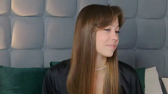 Snapshot of TheEmma chatting on March 14, 2026, 12:32 pm TheEmma online show from March 14, 2026, 12:32 pm