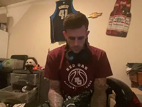 Snapshot of JamesMichael88 chatting on March 5, 2025, 5:29 am JamesMichael88 online show from March 5, 2025, 5:29 am