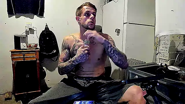 Snapshot of JamesMichael88 chatting on March 21, 2025, 3:12 am JamesMichael88 online show from March 21, 2025, 3:12 am