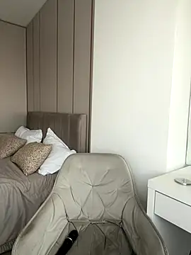 claraxjoyy online show from September 10, 2025, 4:34 am