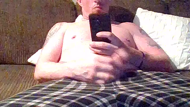 nickatnite1227 online show from April 18, 2026, 7:01 am