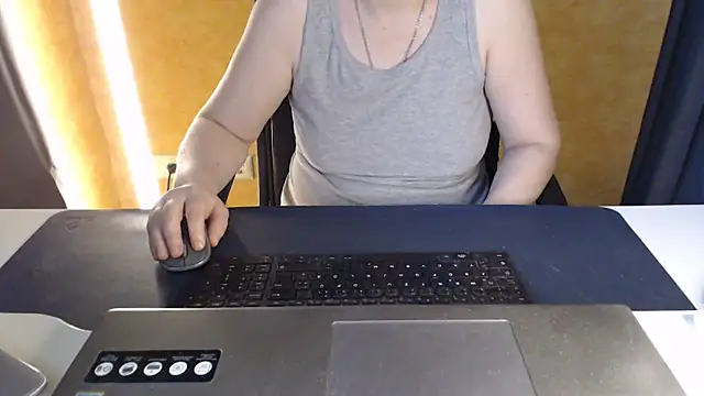 Sweet Phoenix online show from June 5, 2026, 6:09 am