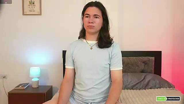 cute erelis  online show from April 15, 2026, 3:24 am